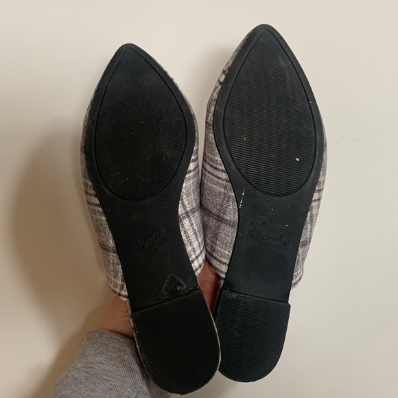 ⭐️HOST PICK⭐️ [7] Plaid flats - Picture 7 of 11